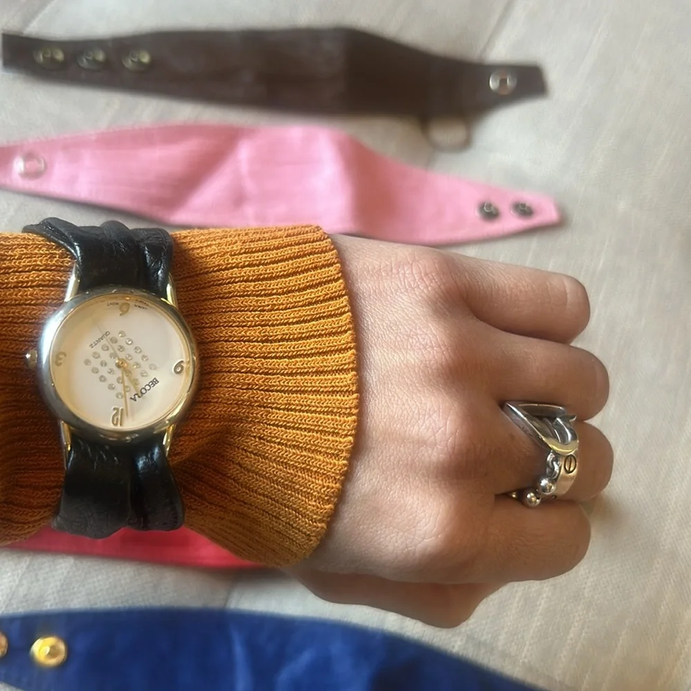 Becora Quartz Japan Movement Interchangeable Leather Strap Watch